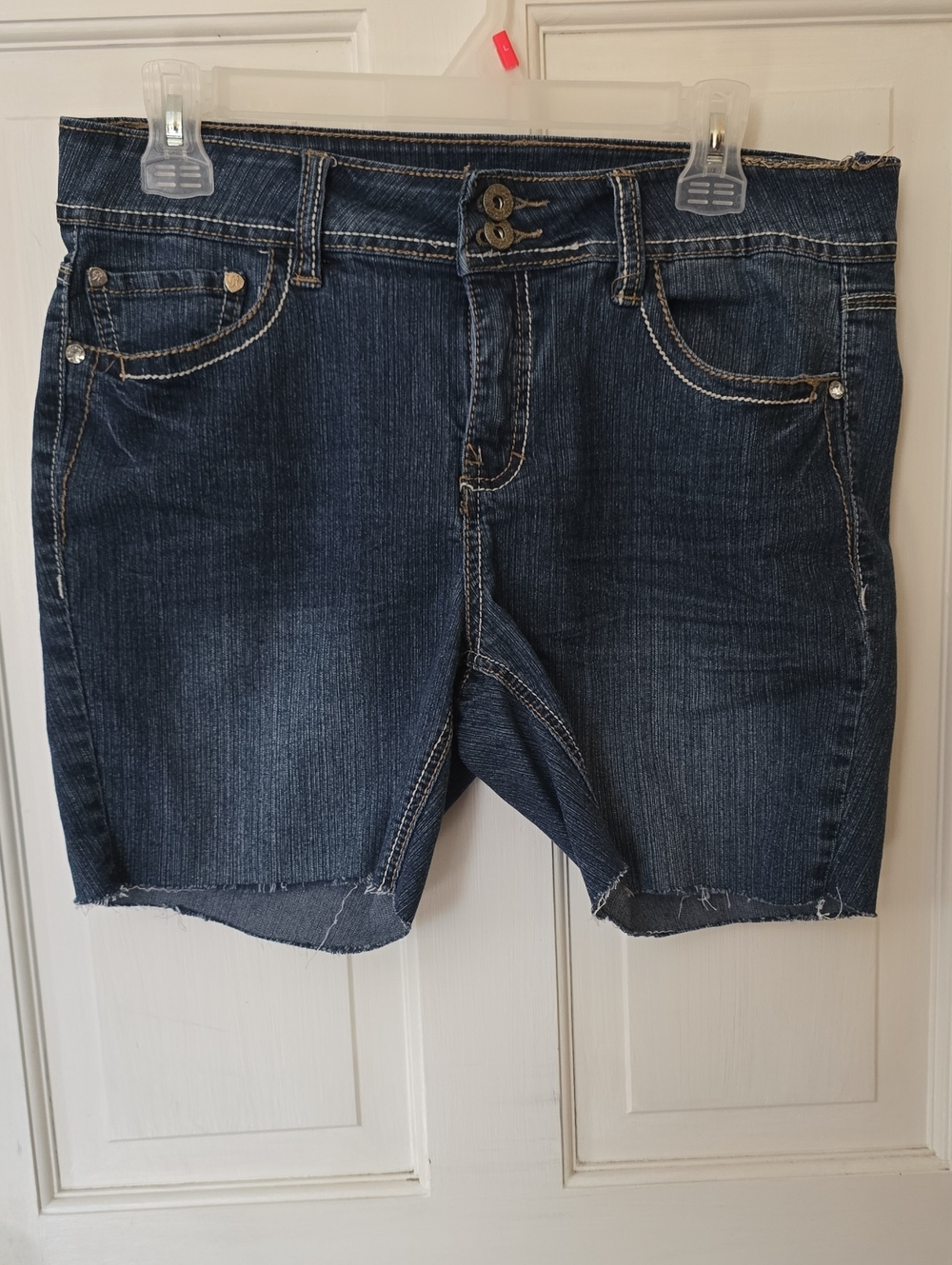 Womens Classic Dark Wash Embellished Denim Jean Shorts Size 10